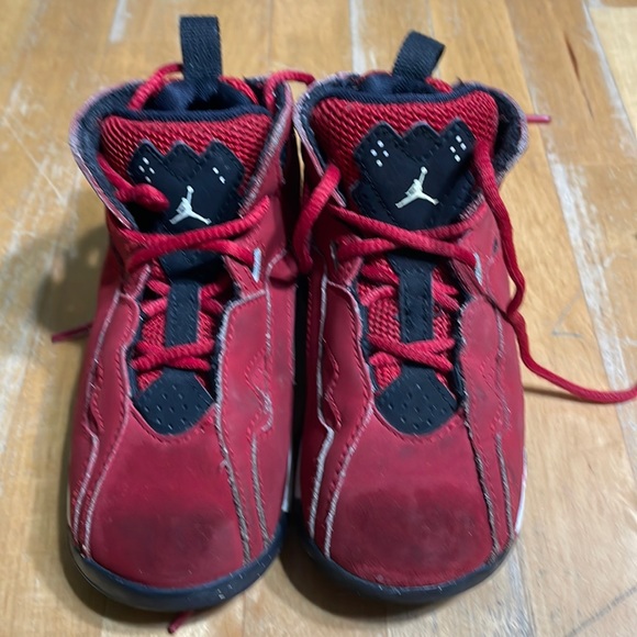 Toddler air Jordan true flight shoes - Picture 2 of 5